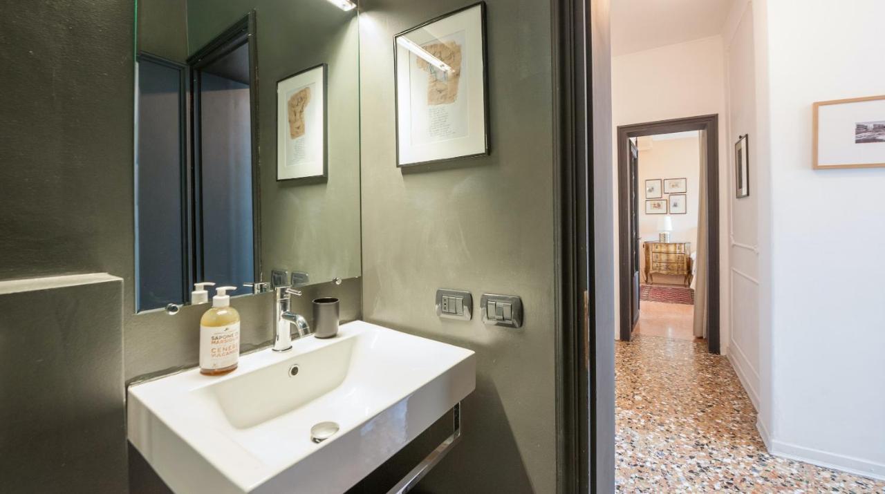 Stylish Renovated Apartment In The Heart Of The City Venedig Exteriör bild